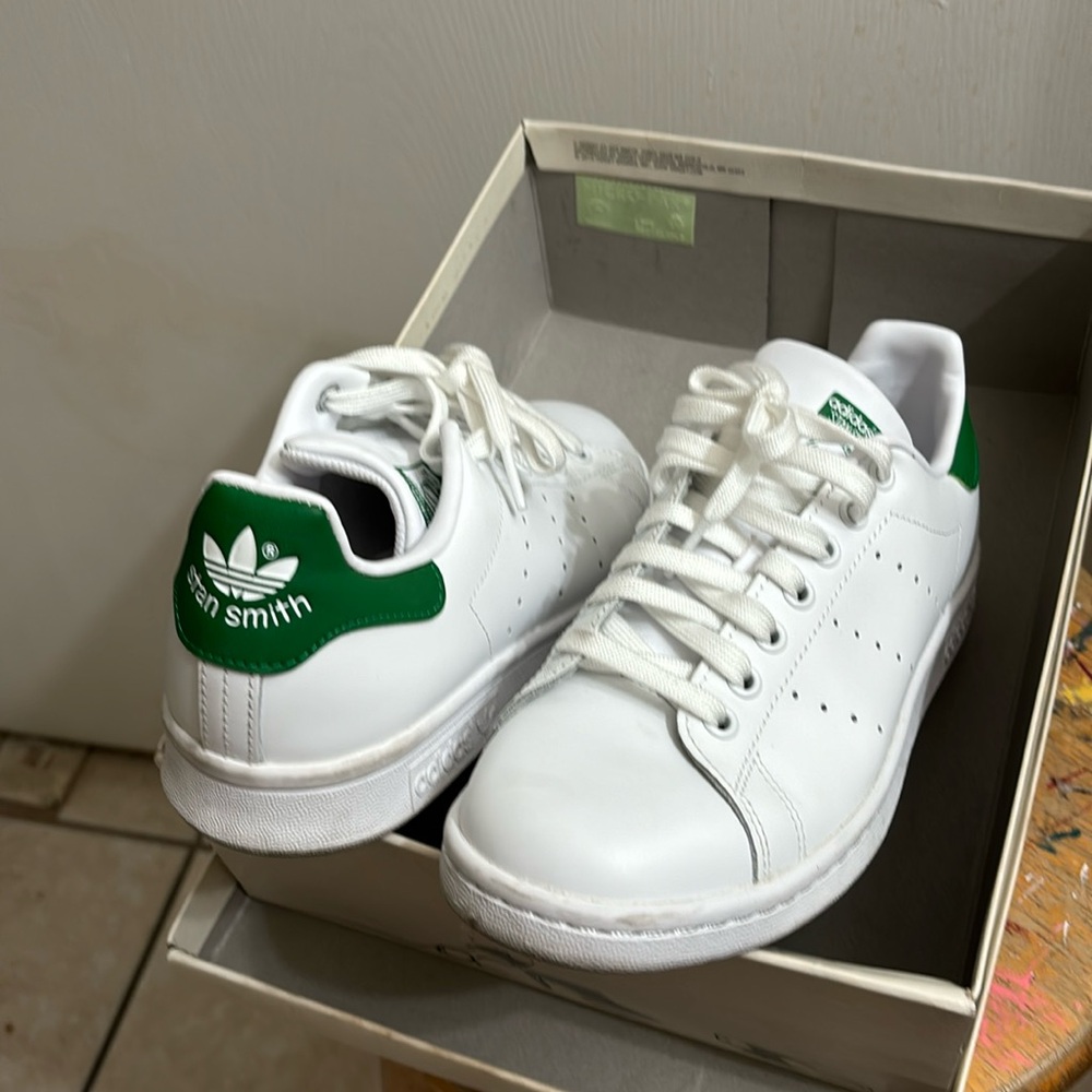 Adidas Women Tennis Shoes White n Green 8.5 USA